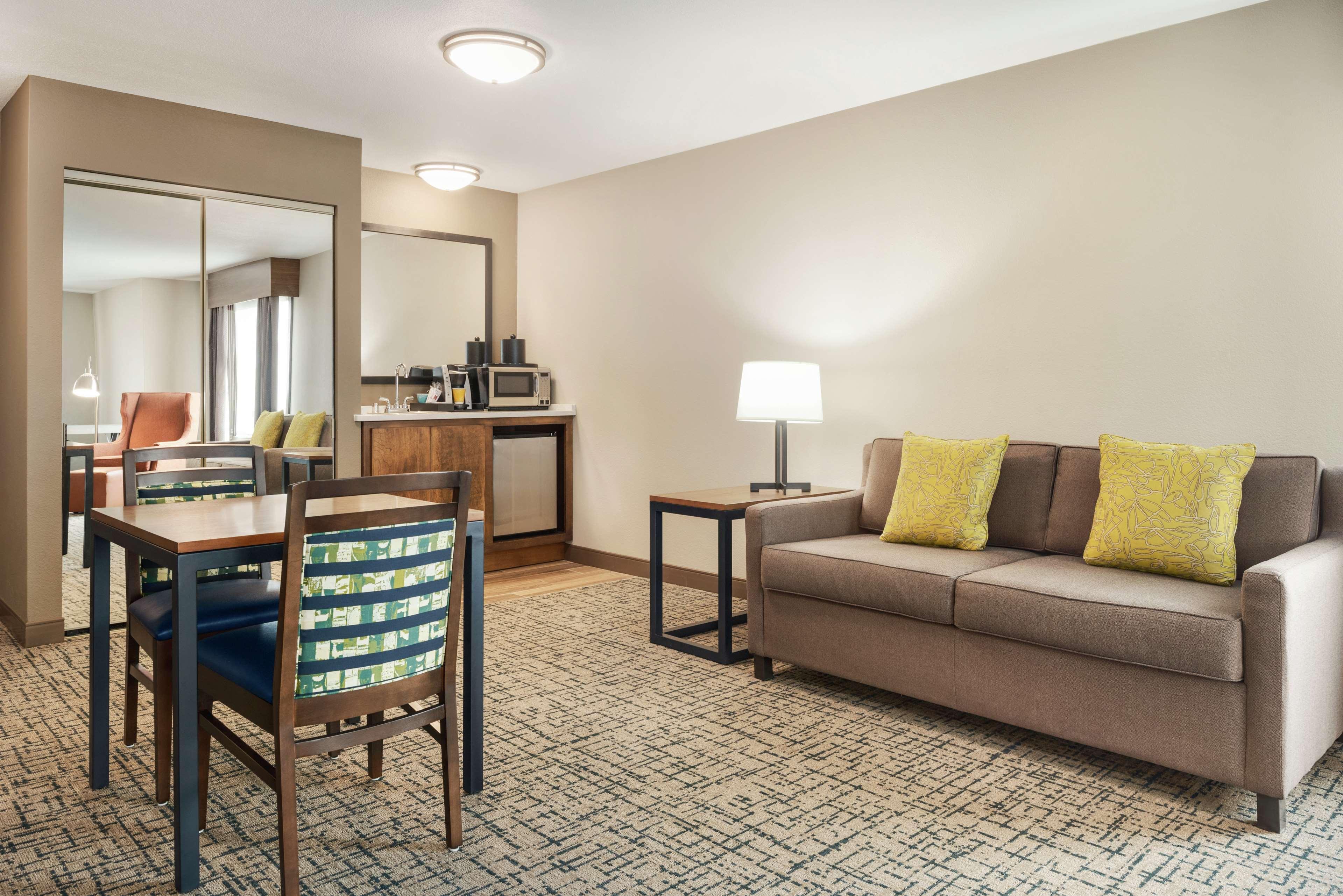Hilton Garden Inn Dubuque Downtown Exterior foto